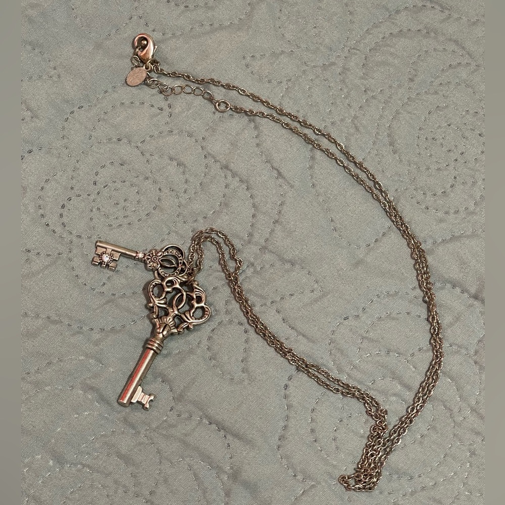 Necklace accessories with key pendant